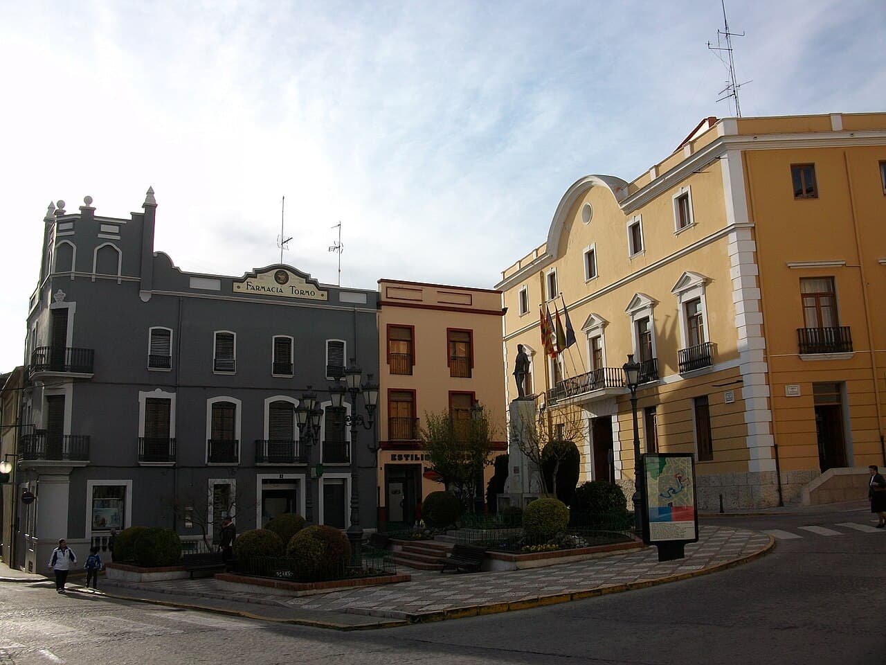 De Plaça de l'Ajuntament in het centrum van Oliva