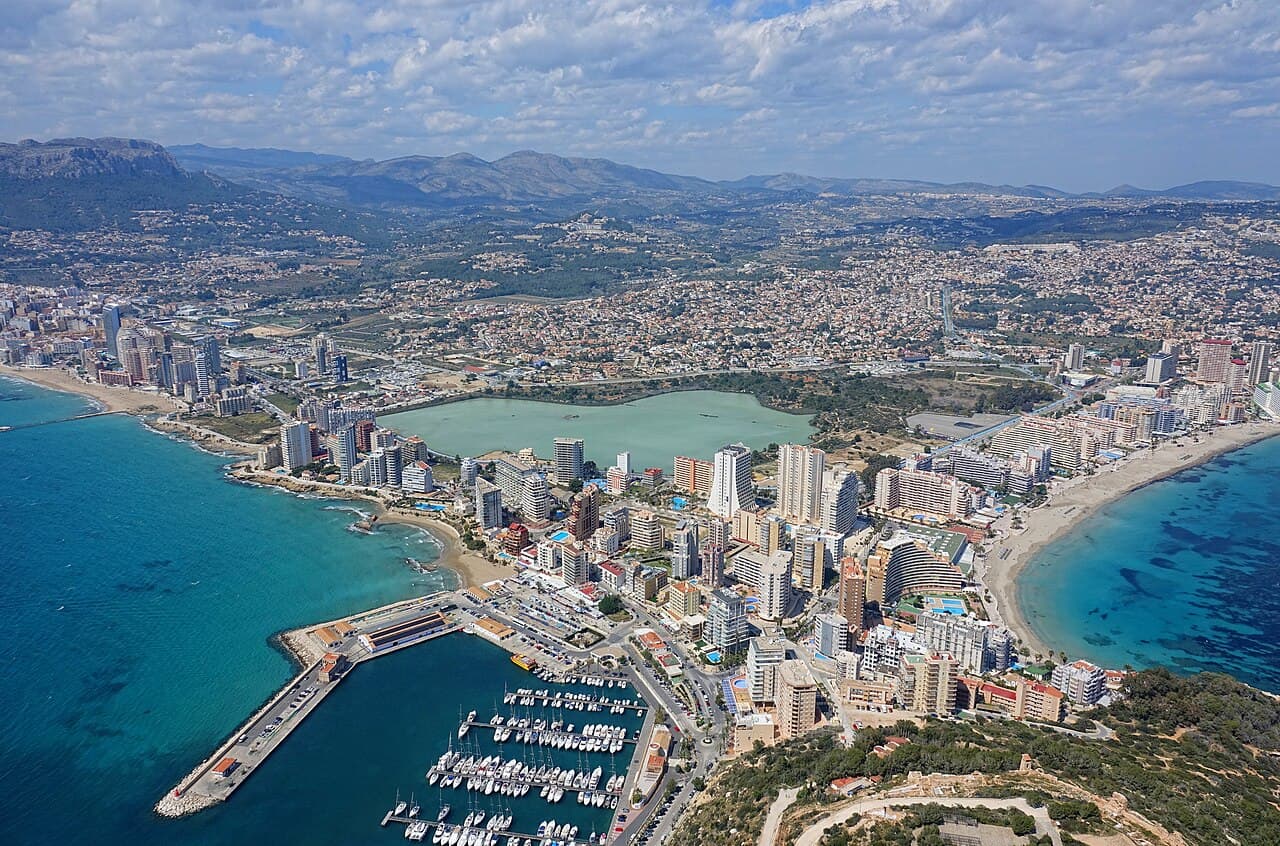 Calpe gezien vanaf de top van de Peñón de Ifach