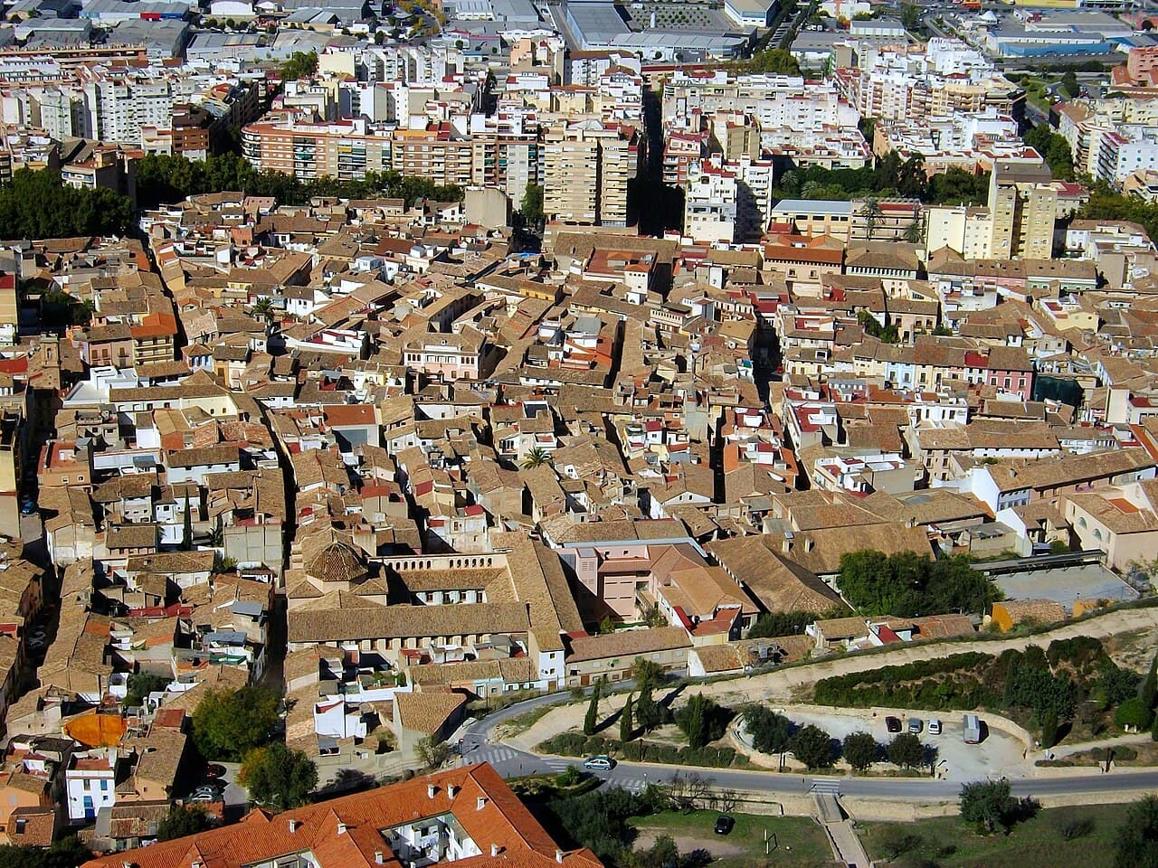 Uitzicht over Xàtiva vanaf het kasteel, met de oude stad op de achtergrond